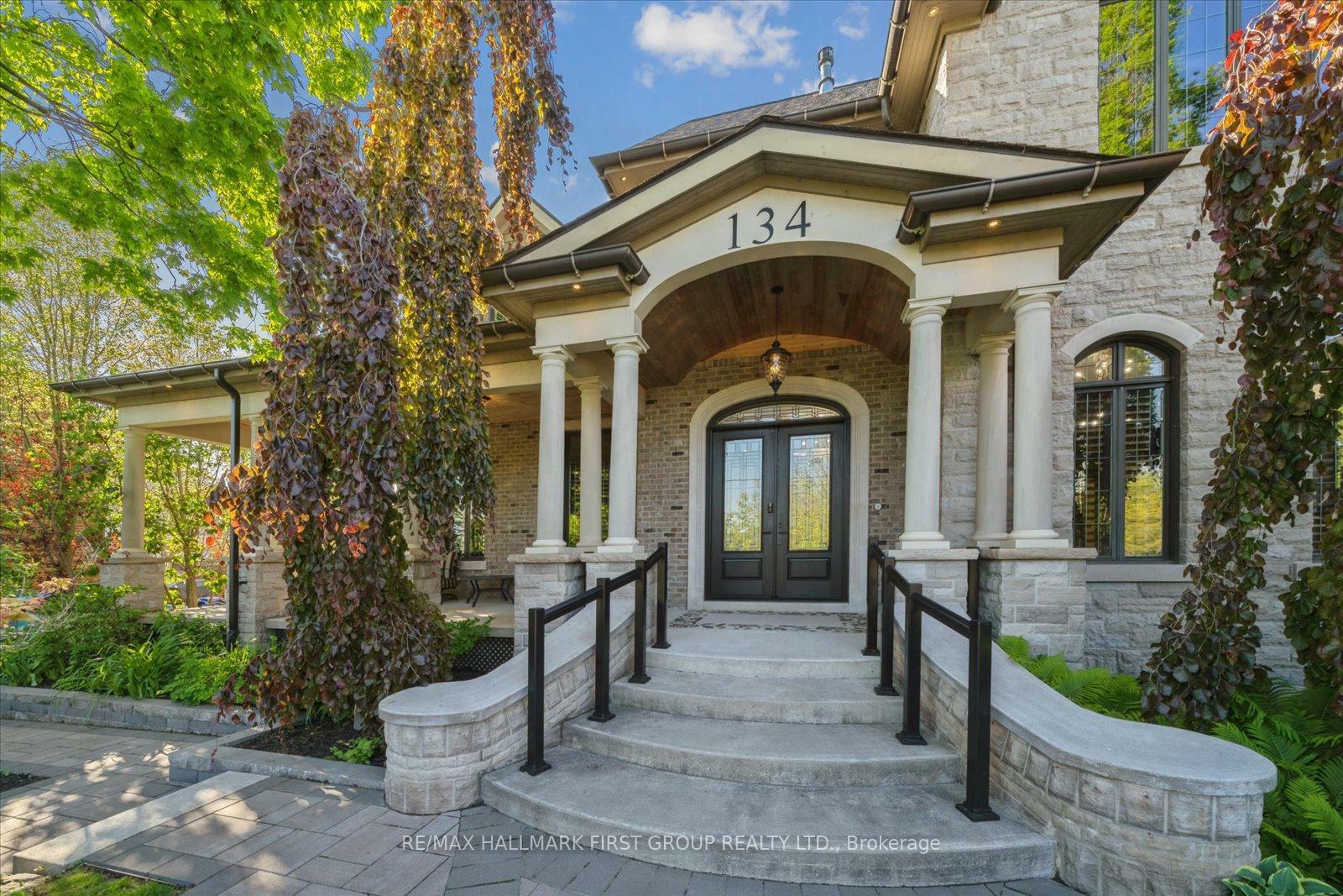 Property Photo:  134 Front Street E  ON L1N 1A1 