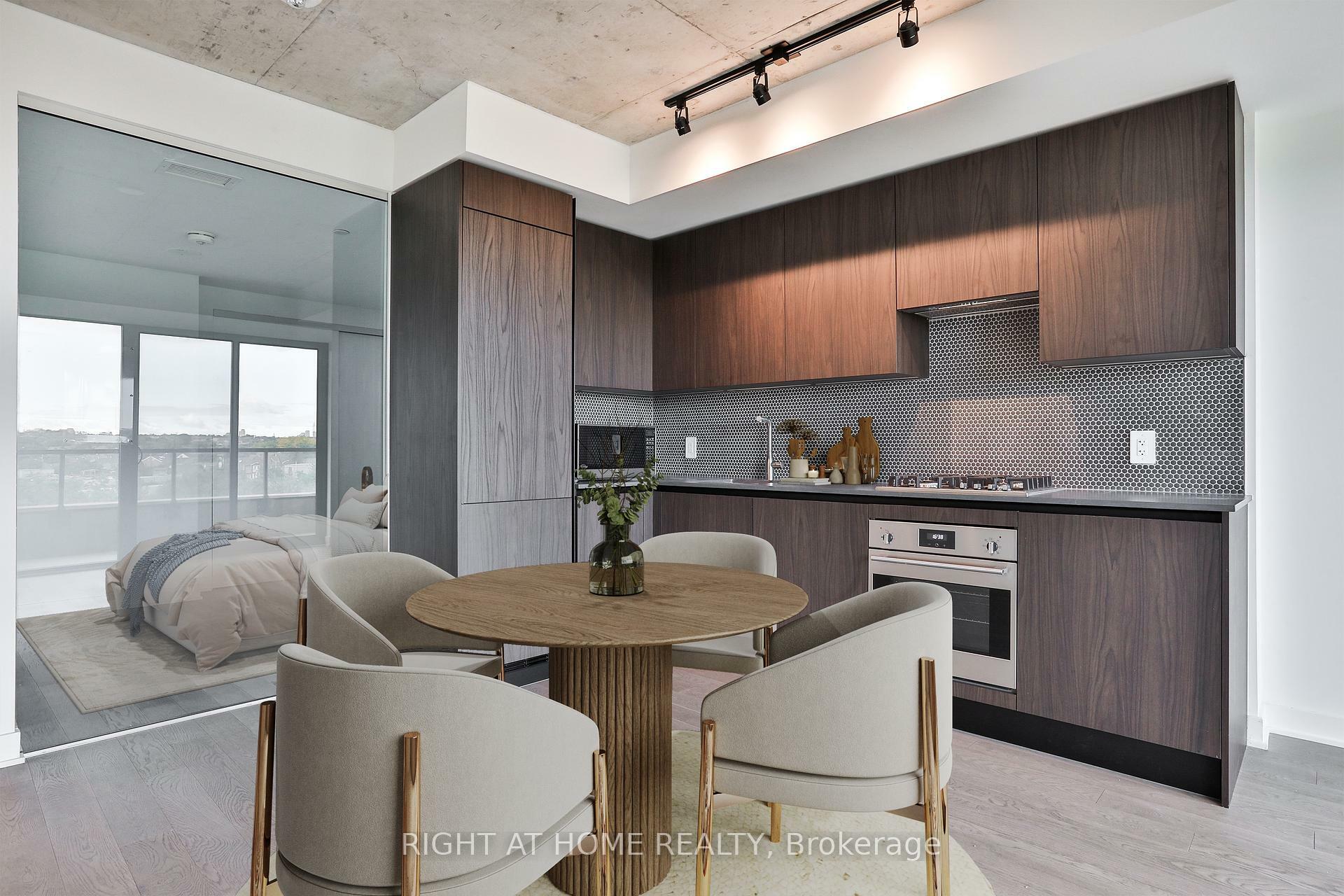 Property Photo: 2720 Dundas Street W 512 ON M6P 1Y2