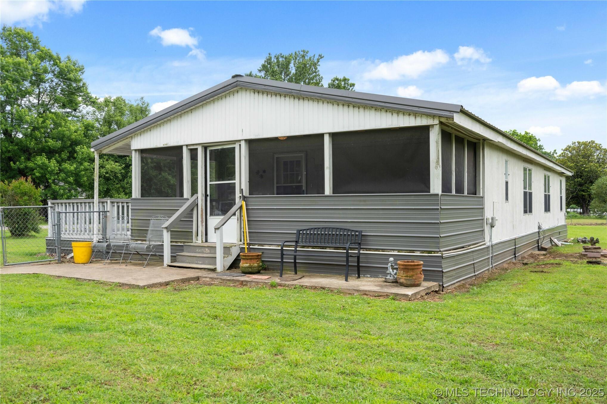 Property Photo: 31837 S 85th Street E OK 74455