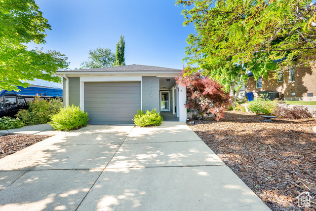 Property Photo: 1549 E Roosevelt Ave UT 84105