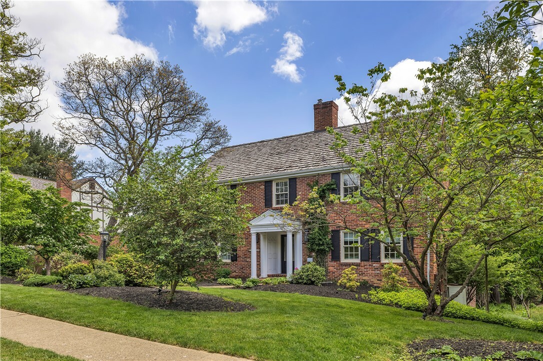 Property Photo: 2176 Ben Franklin Dr PA 15237