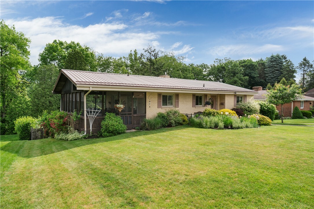 Property Photo: 407 Neola Cir PA 15237