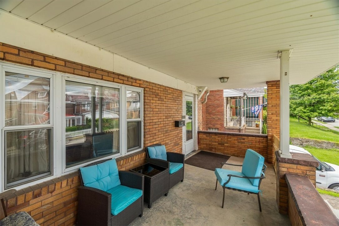 Property Photo:  726 Bayridge Ave  PA 15226 