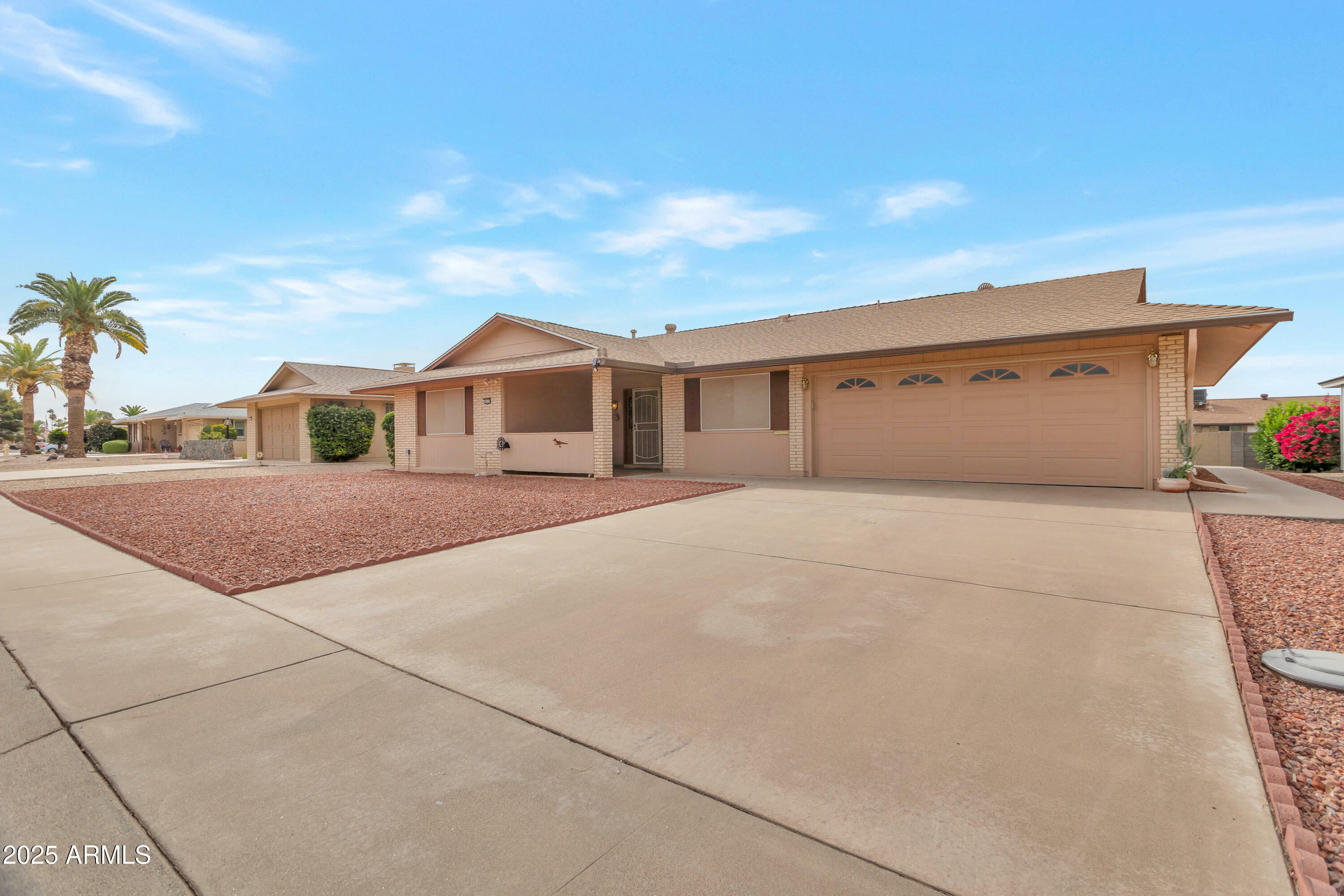 Property Photo: 10733 W Saratoga Circle AZ 85351