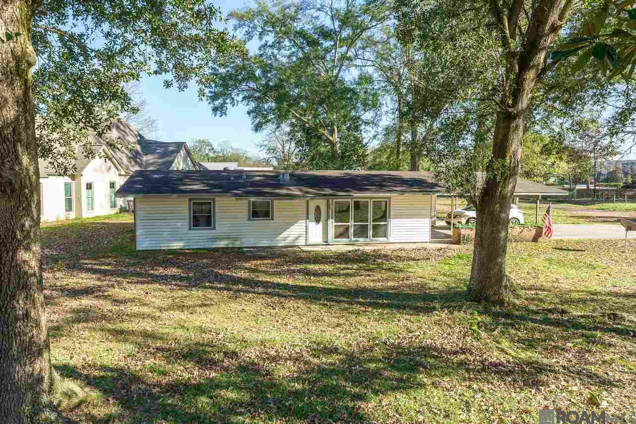 Property Photo:  8724 Field Dr  LA 70809 