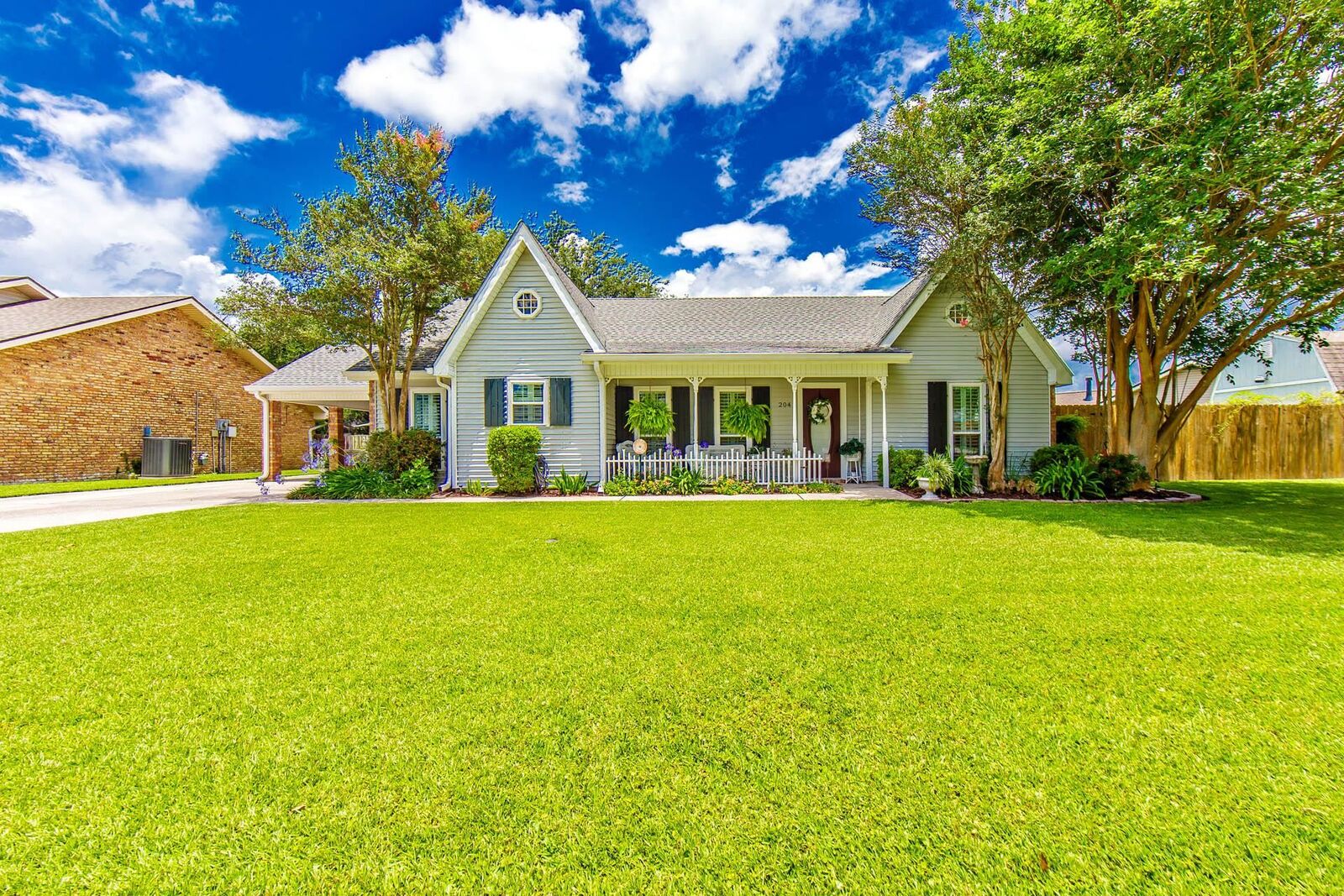 Property Photo:  204 Lake Crescent Circle  LA 70360