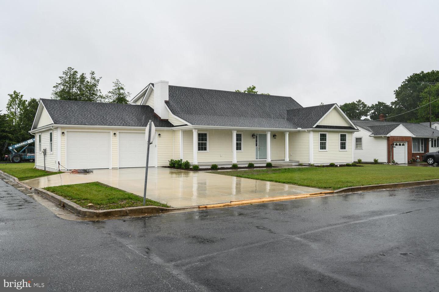 405 Collins Avenue  Hurlock MD 21643 photo