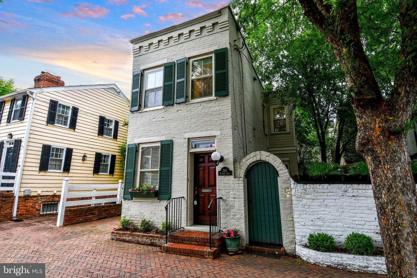 Property Photo:  305 N Saint Asaph Street N  VA 22314 