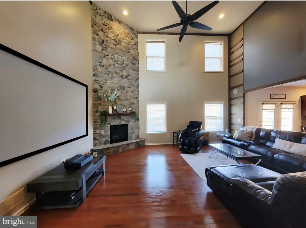 Property Photo: 710 Myrtle Court PA 17070