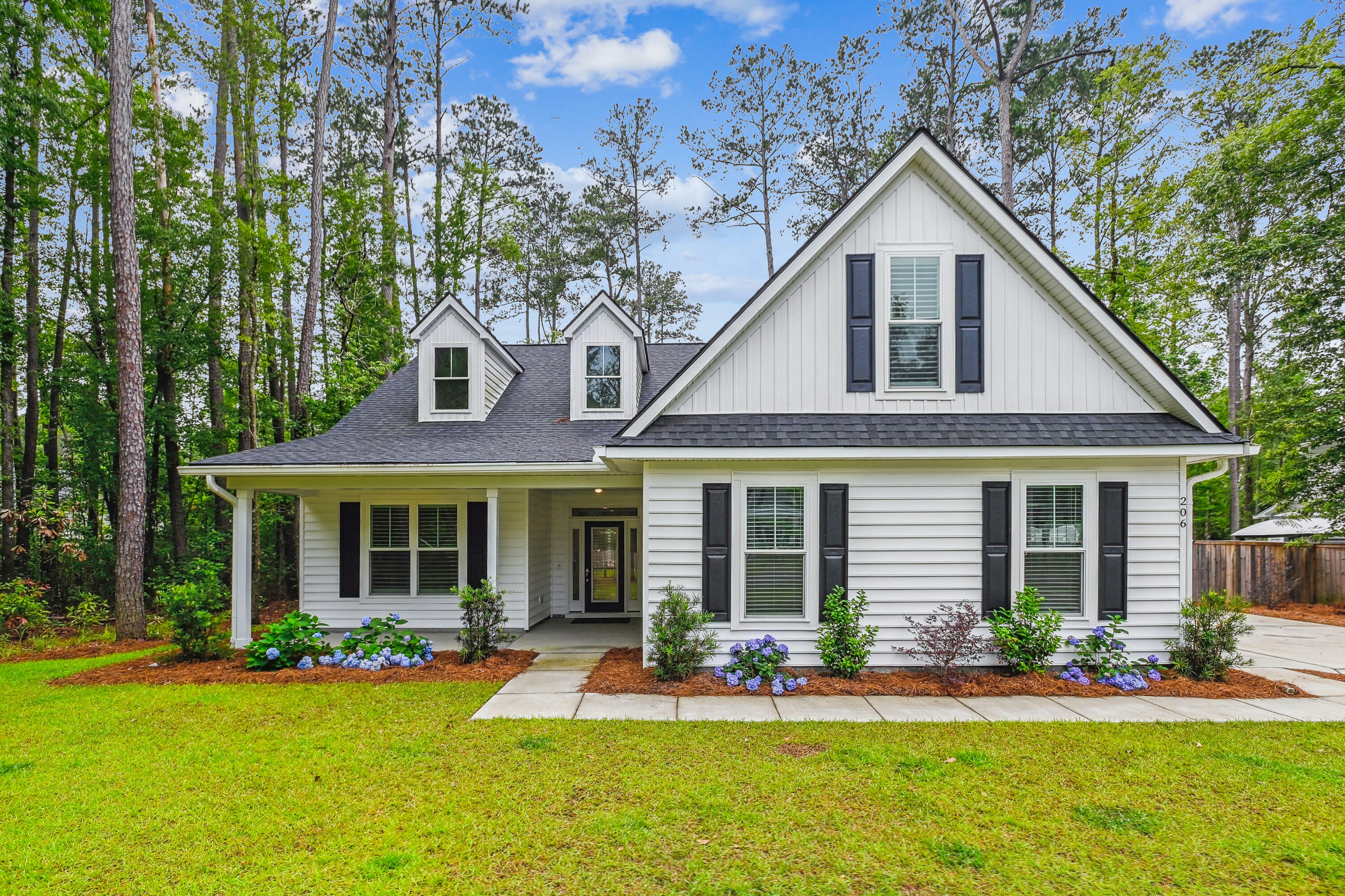 Property Photo: 206 Almond Court SC 29483
