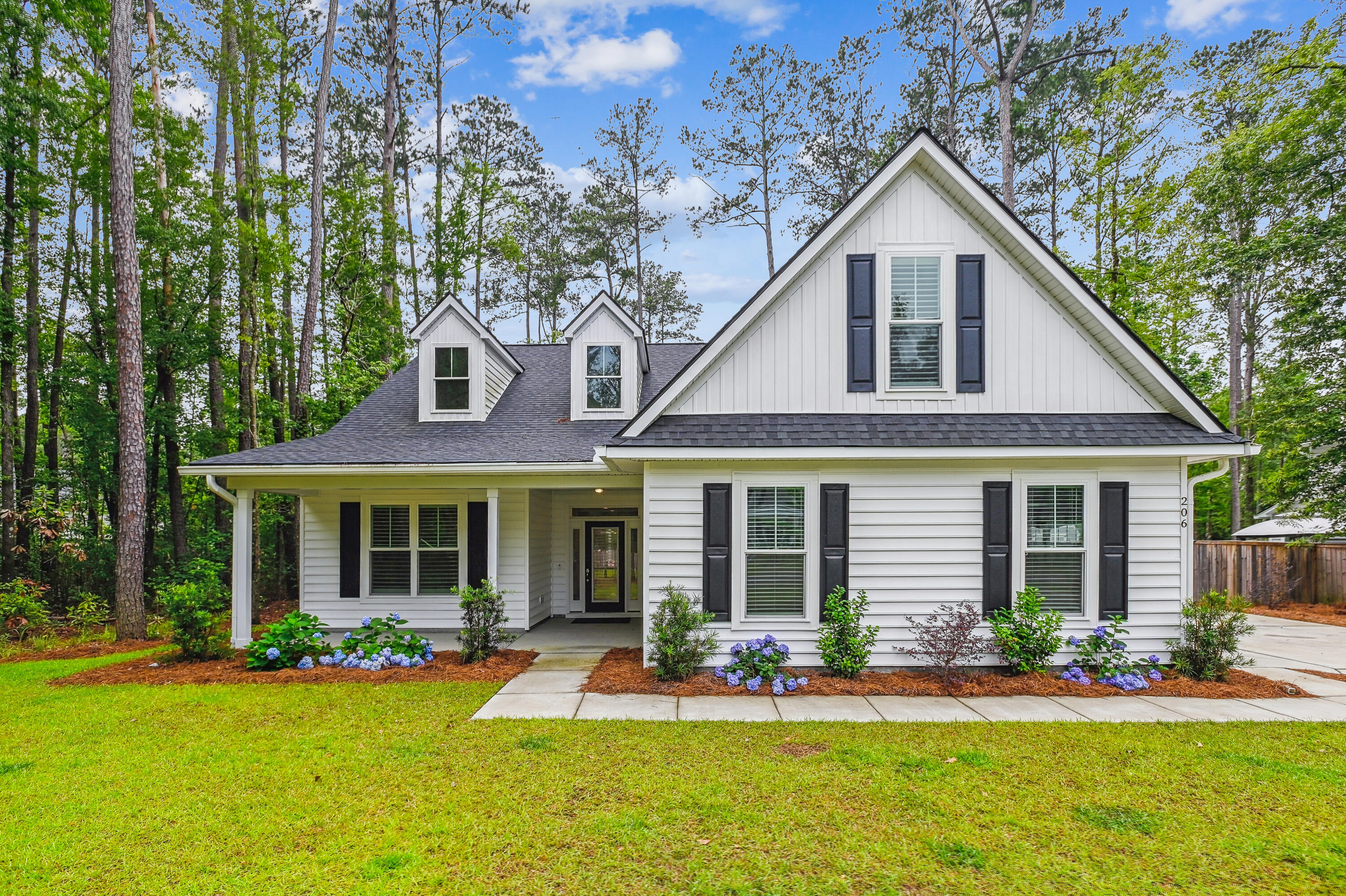 Property Photo:  206 Almond Court  SC 29483 