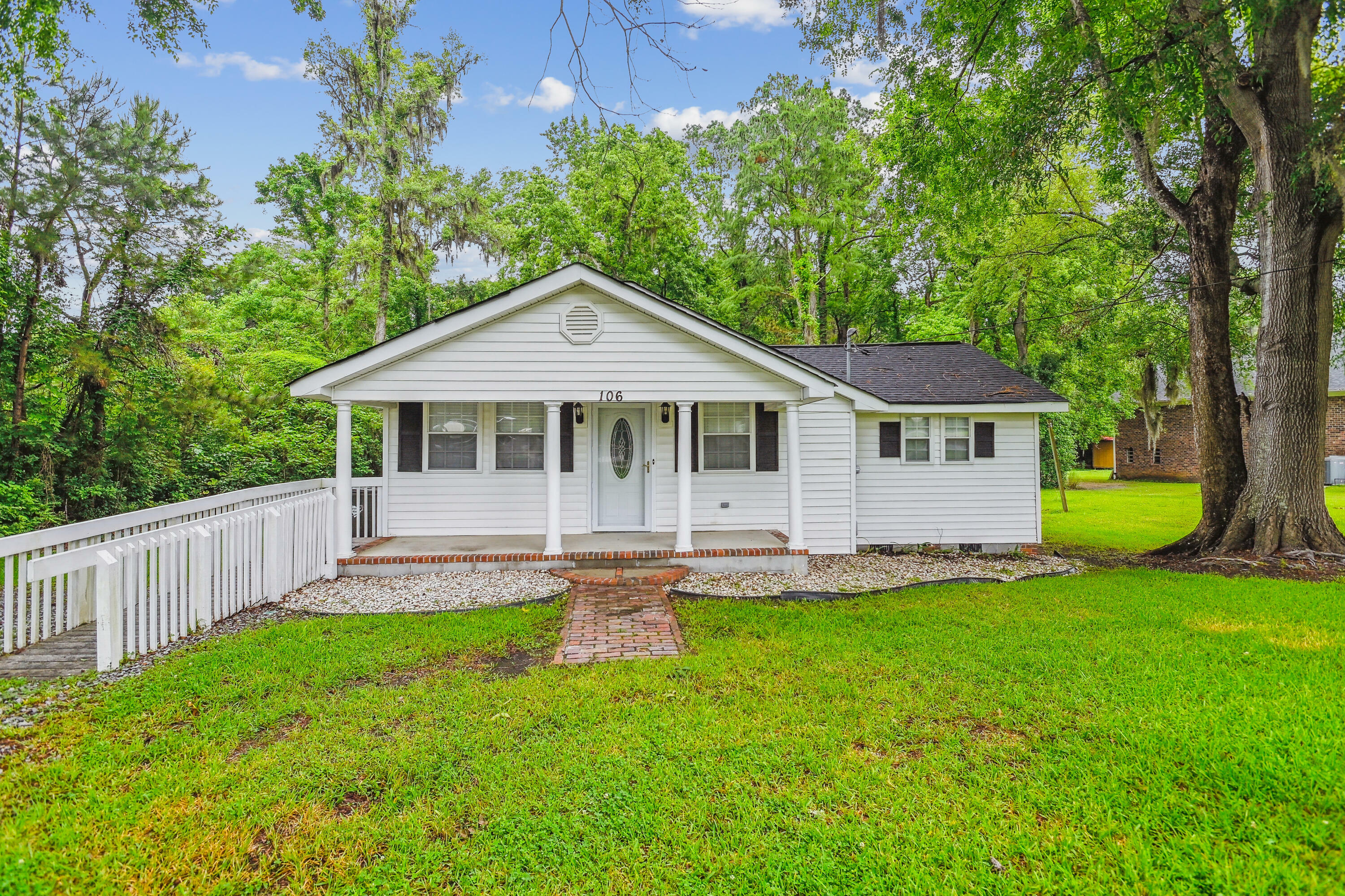 106 N Pine Street  Summerville SC 29483 photo