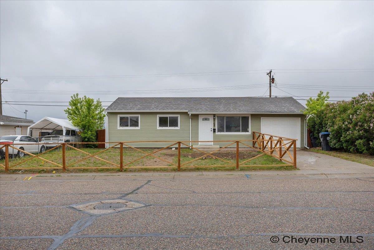 Property Photo: 1168 W Leisher Rd WY 82007