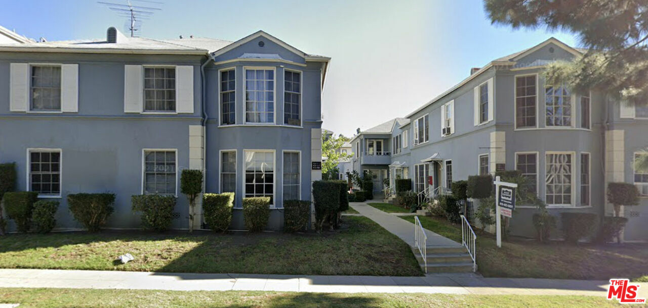 460 460 1/4 Kelton Ave  Los Angeles CA 90024 photo
