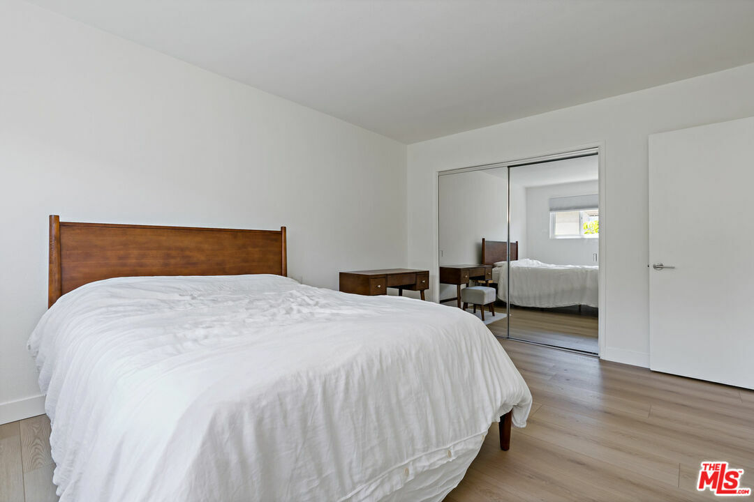 Property Photo: 20159 Cohasset St CA 91306