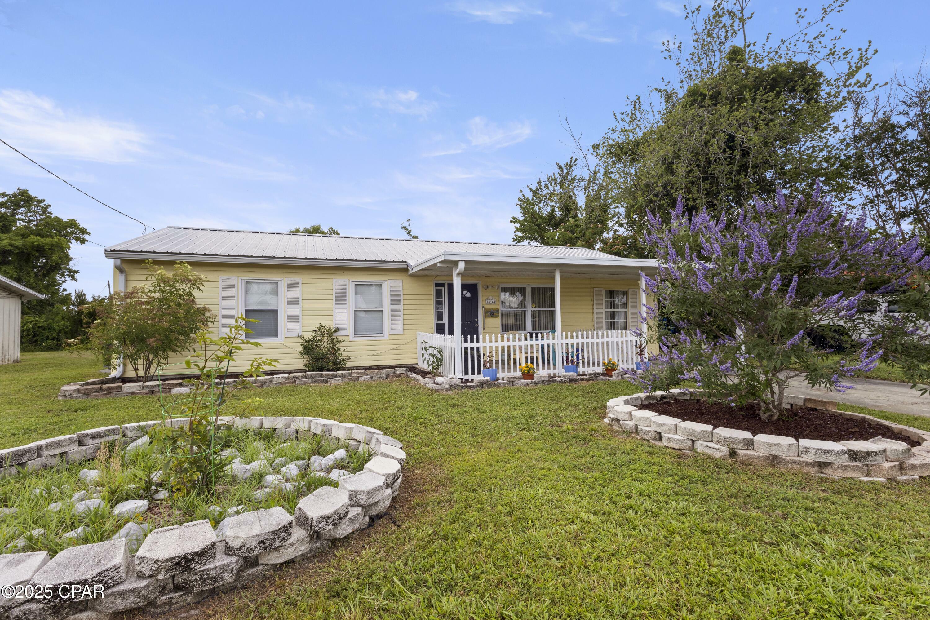 Property Photo: 815 Huntington Drive FL 32401