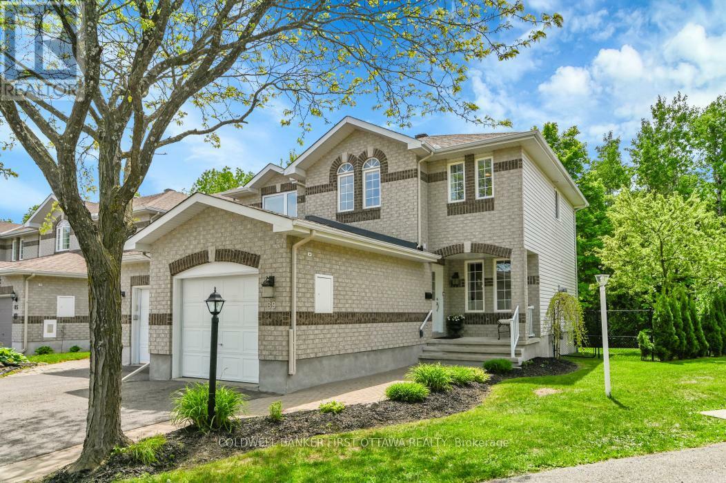 89 Whalings Circle  Ottawa ON K2S 1S4 photo