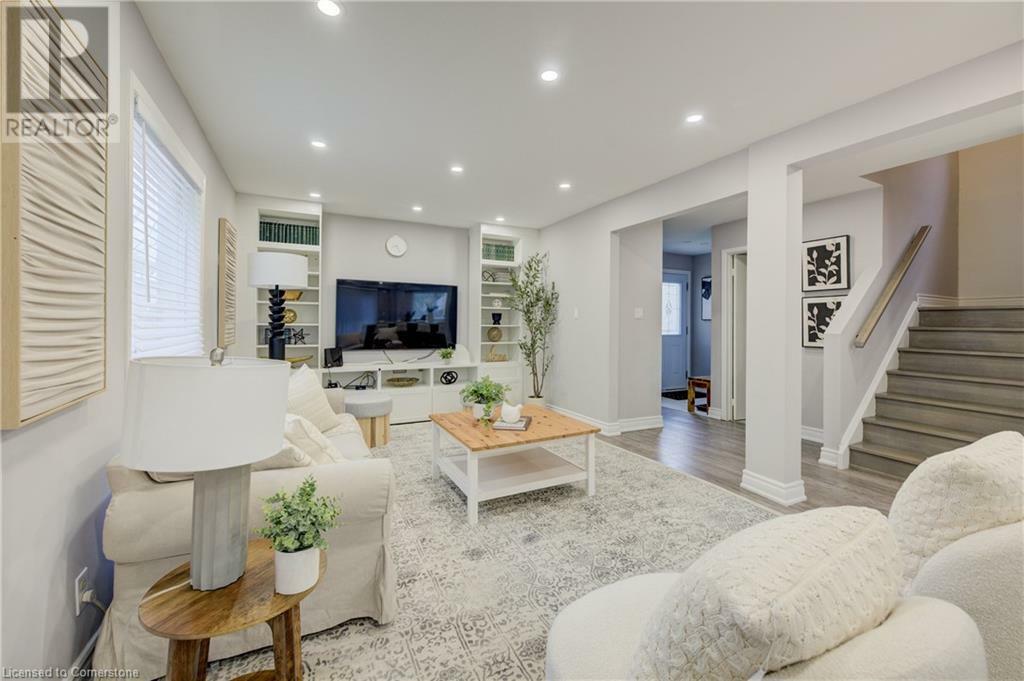 Property Photo: 3210 Anderson Crescent ON L5N 2Y5