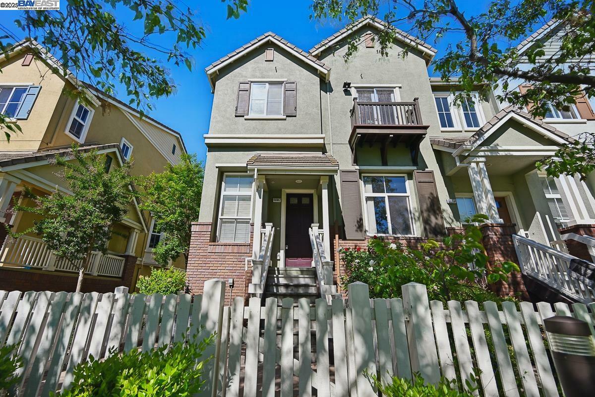 Property Photo: 48962 Woodgrove Cmn CA 94539