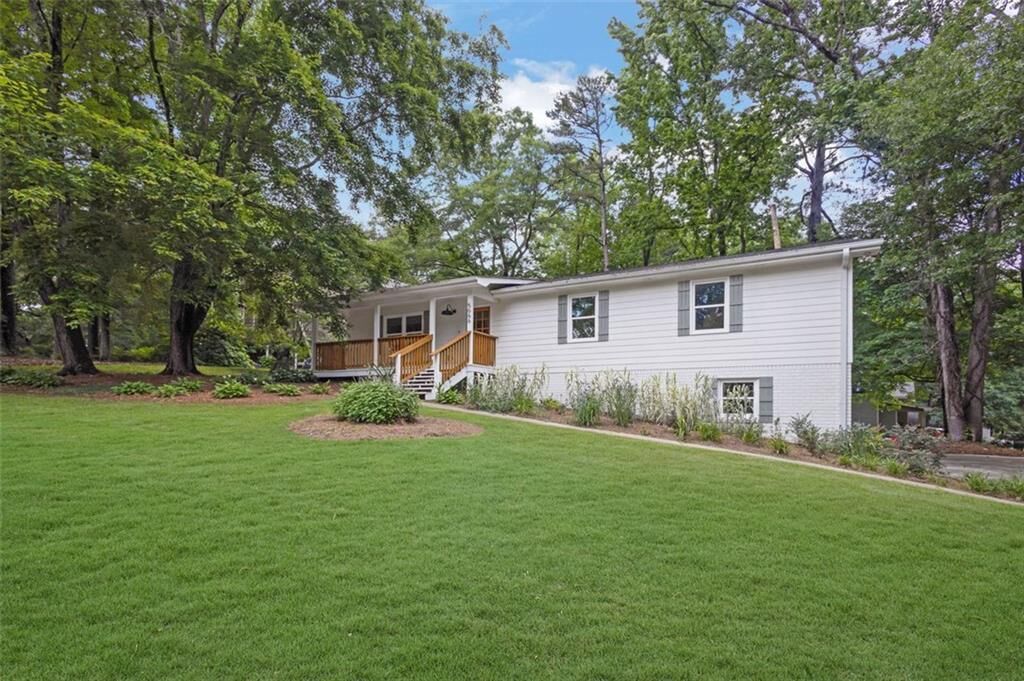 Property Photo: 5666 Fawn Drive GA 30127