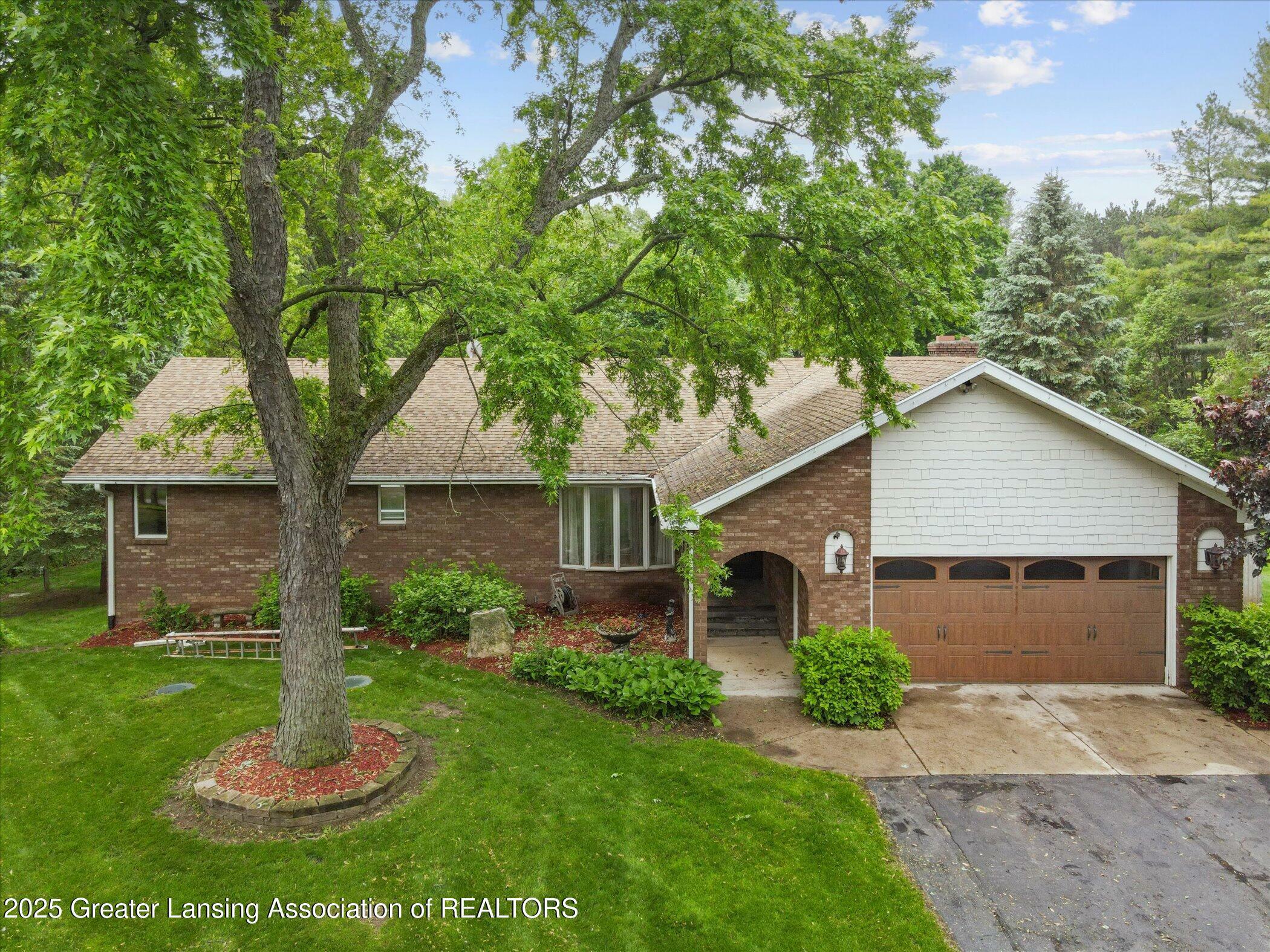 Property Photo: 1346 E Howe Road MI 48820