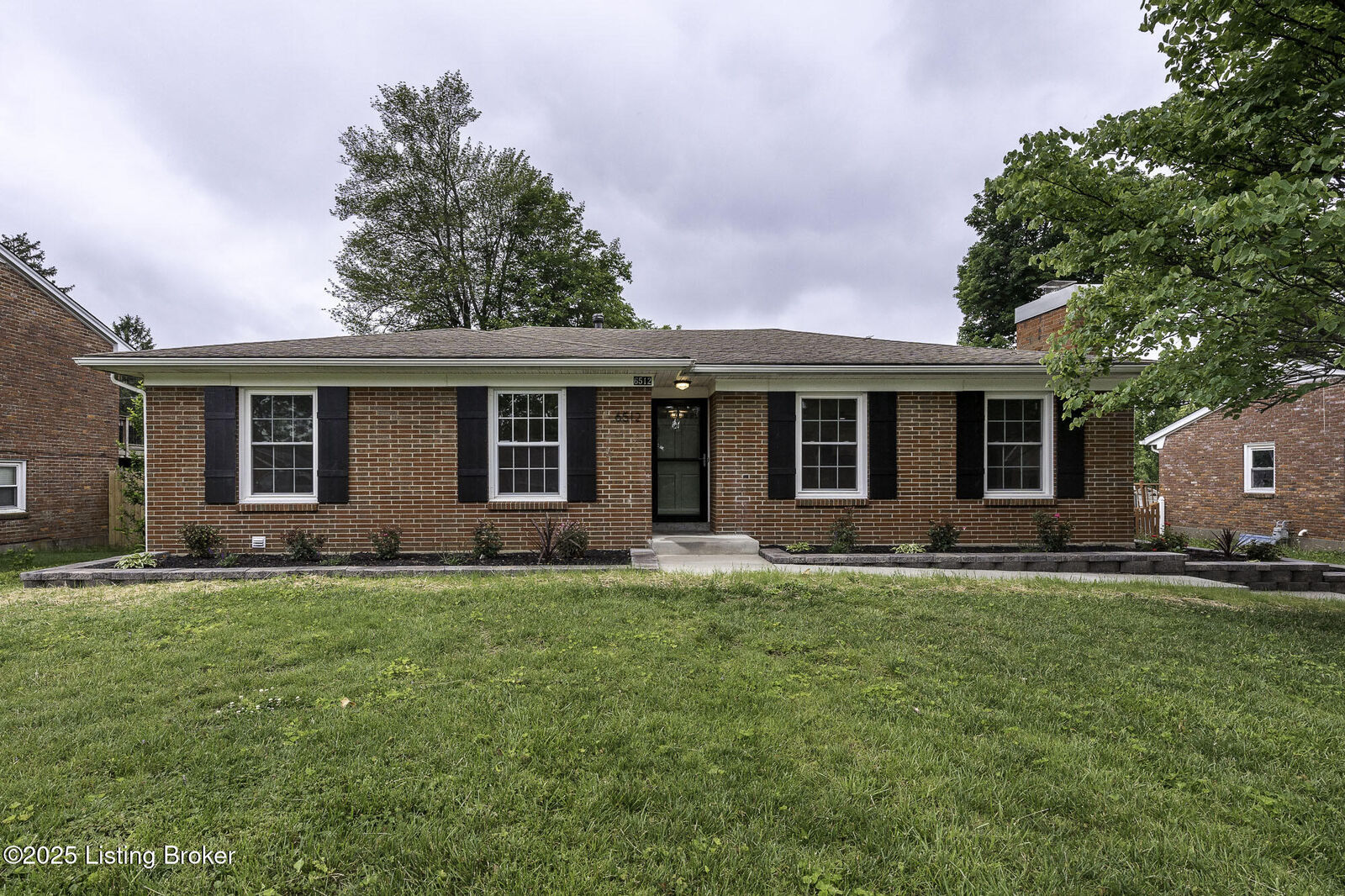 Property Photo:  6512 Ridge Cliff Rd  KY 40228 
