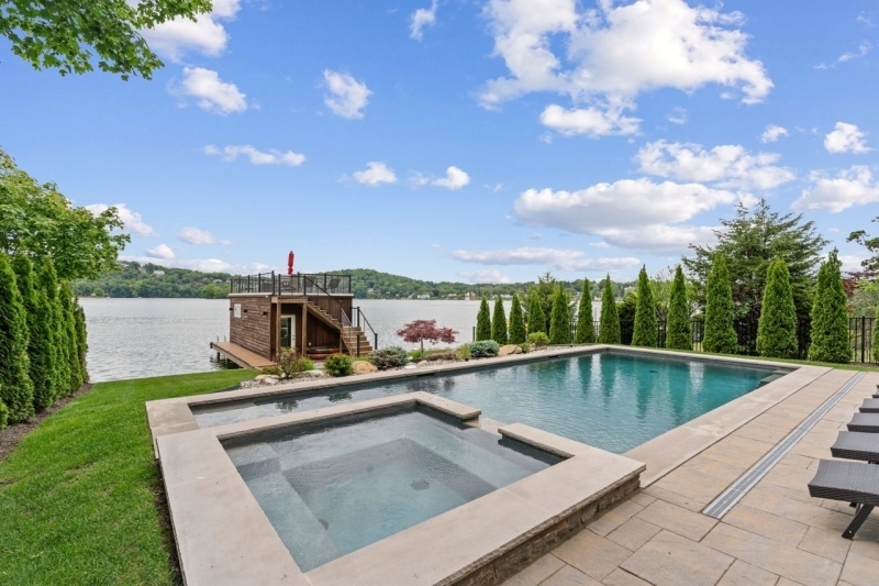 Property Photo:  72 East Shore Trail  NJ 07871 