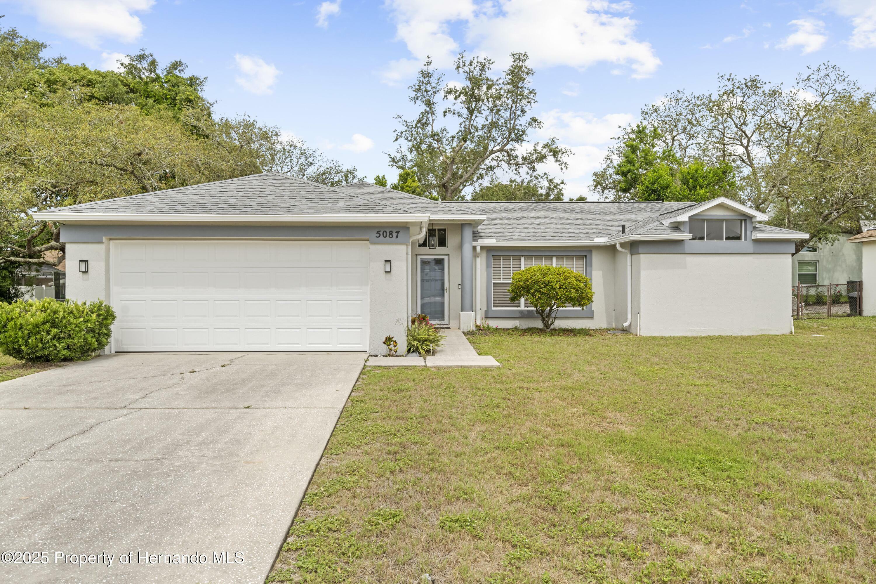 Property Photo: 5087 Oyster Court FL 34607