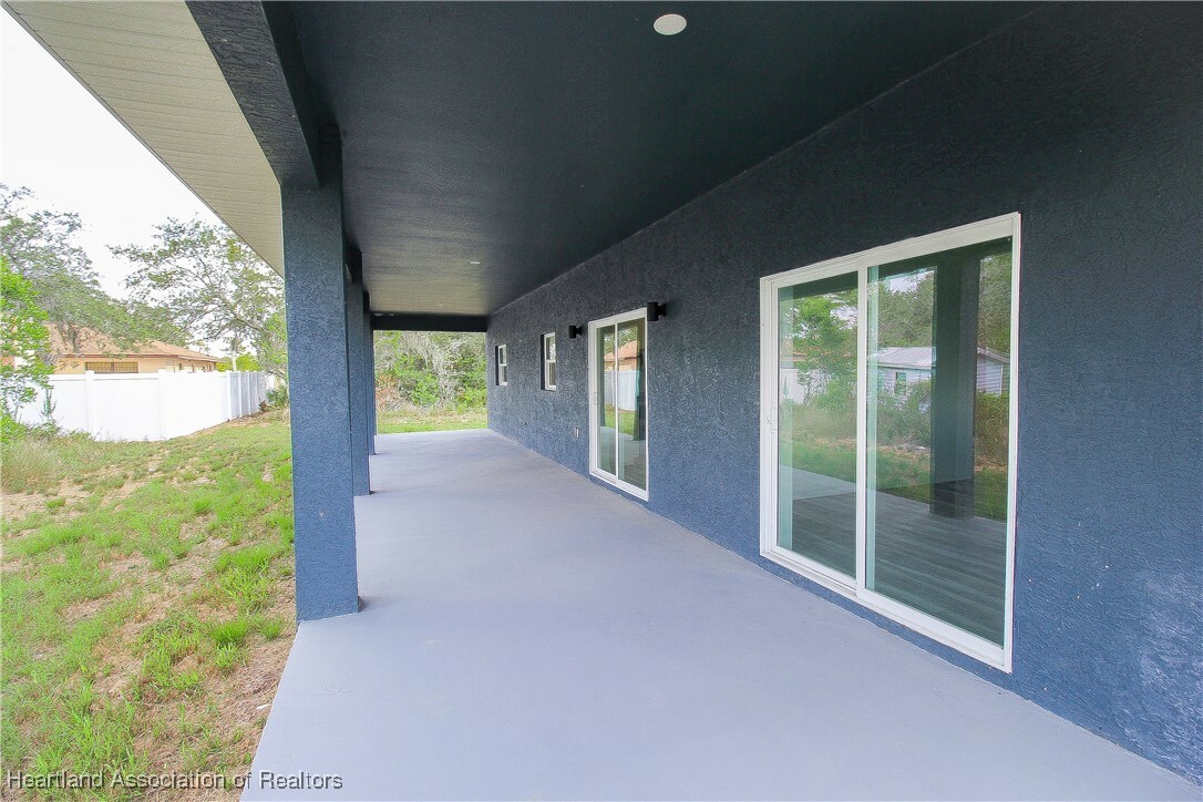 Property Photo: 3330 Albatross Avenue FL 33875