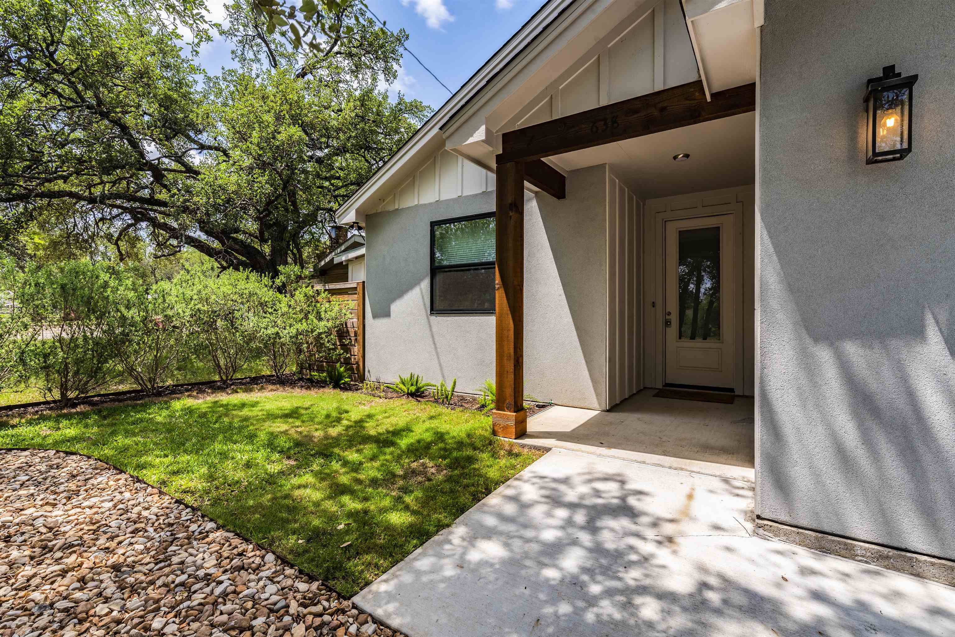 Property Photo: 638 Oak Lane Lane TX 78657