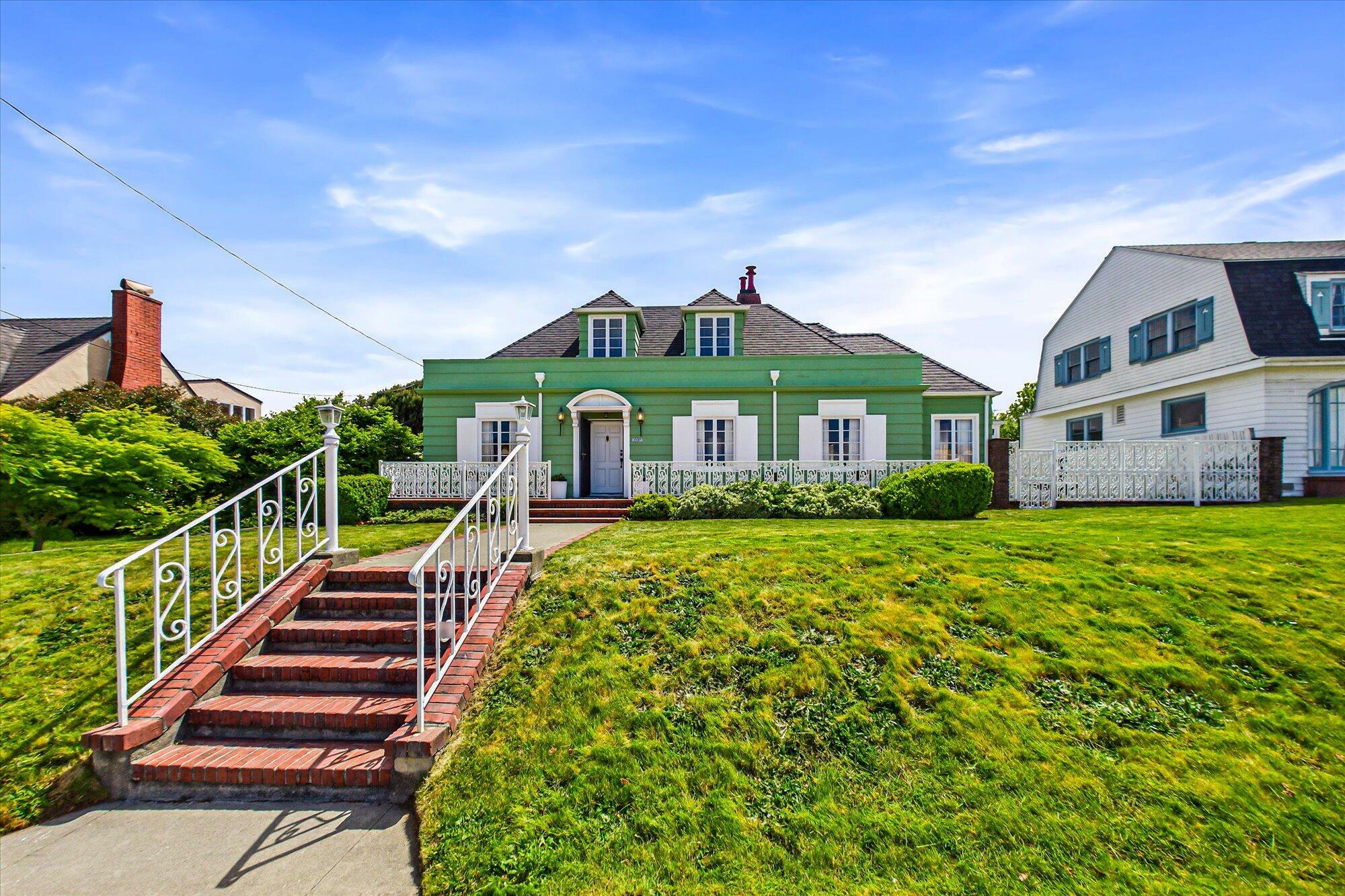 Property Photo: 1737 H Street CA 95501