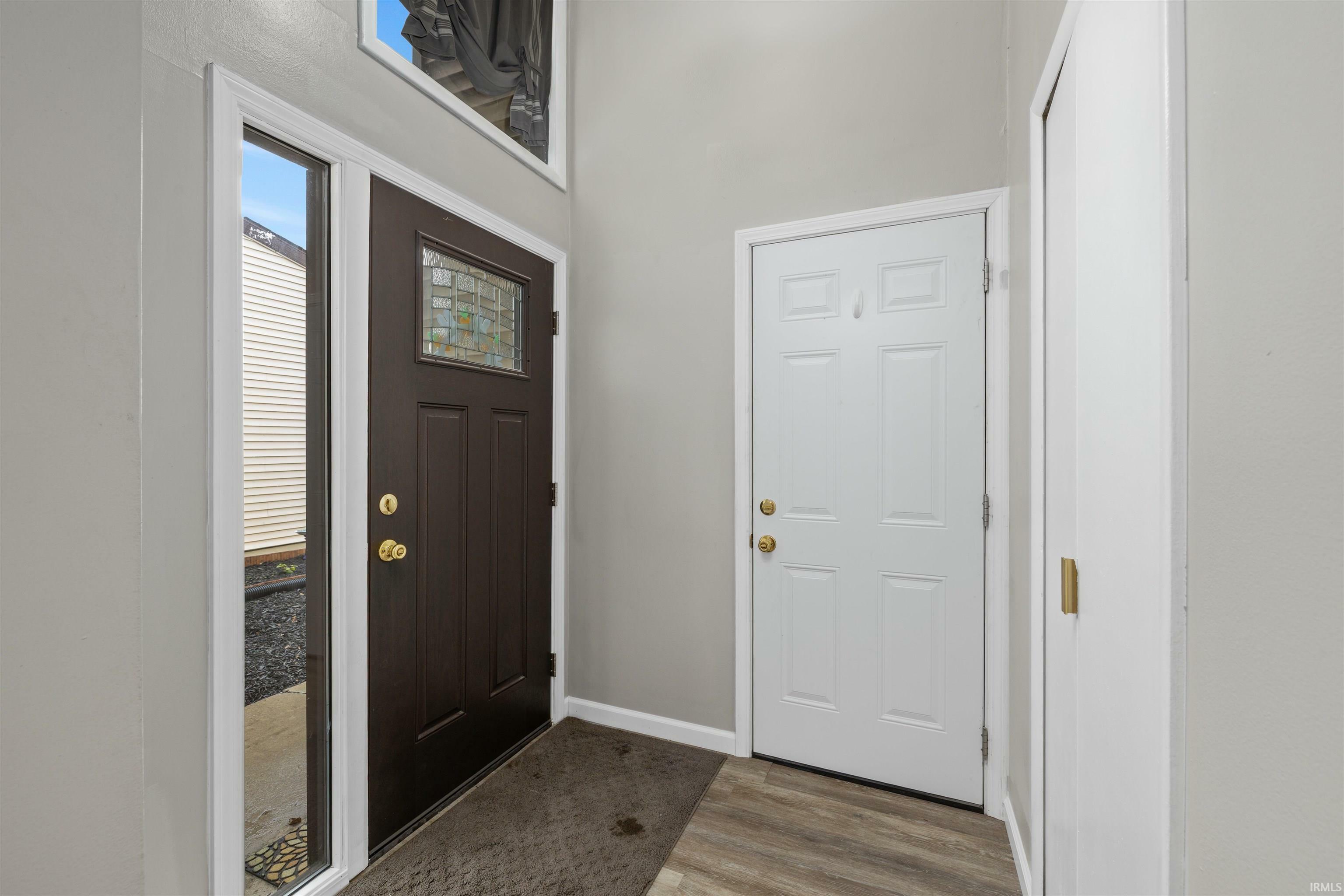 Property Photo:  2106 Bayside Court  IN 46804 