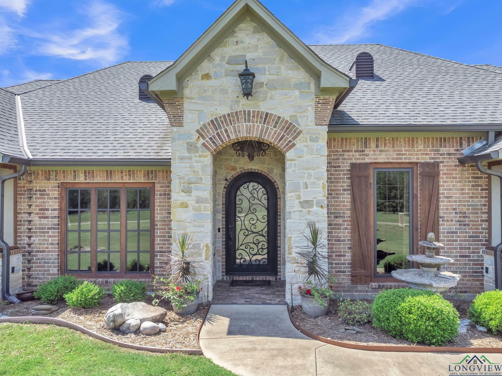 Property Photo:  145 Deerfield Rd N  TX 75605 