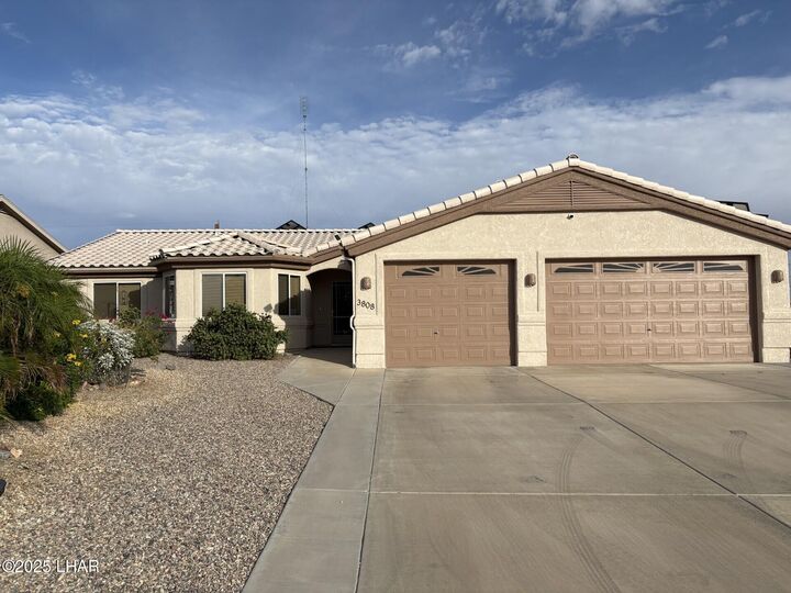 Property Photo:  3808 Whaler Dr  AZ 86406 