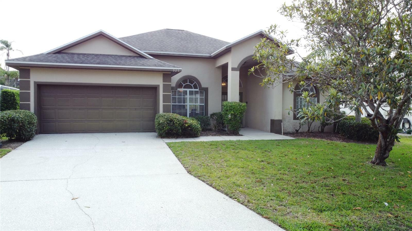 Property Photo: 925 Montana Avenue FL 33897