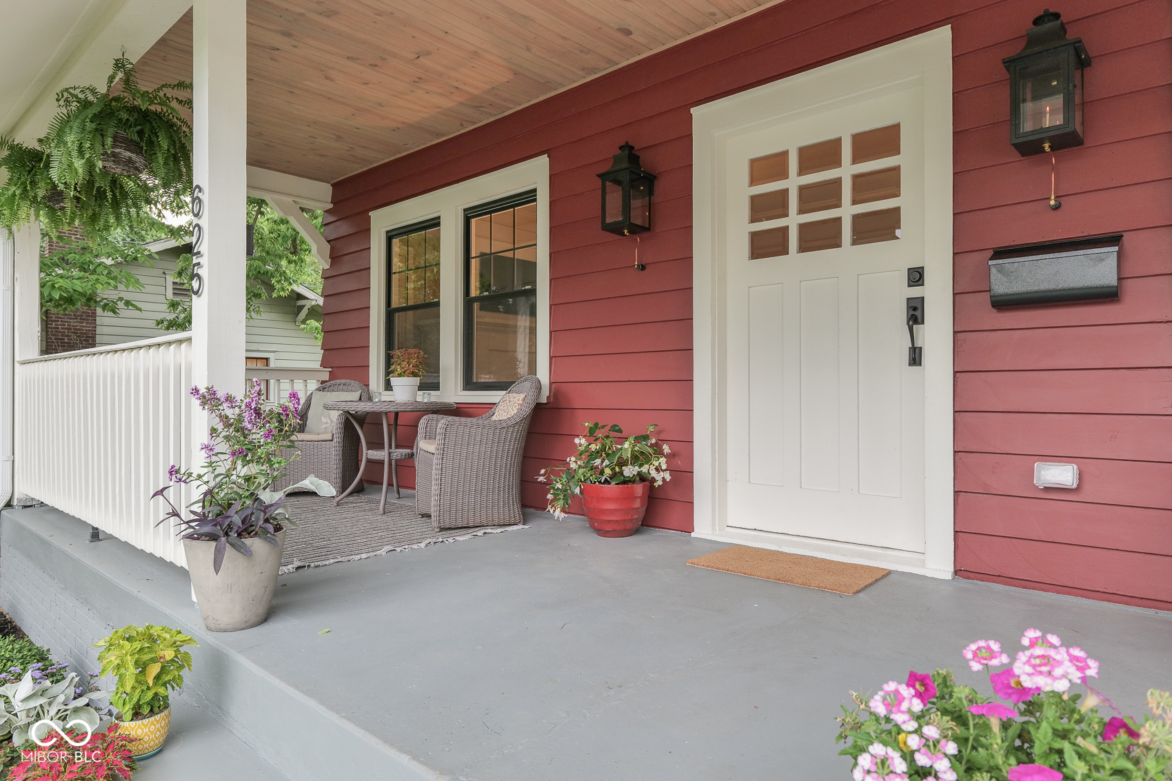 Property Photo: 625 E 57th Street IN 46220