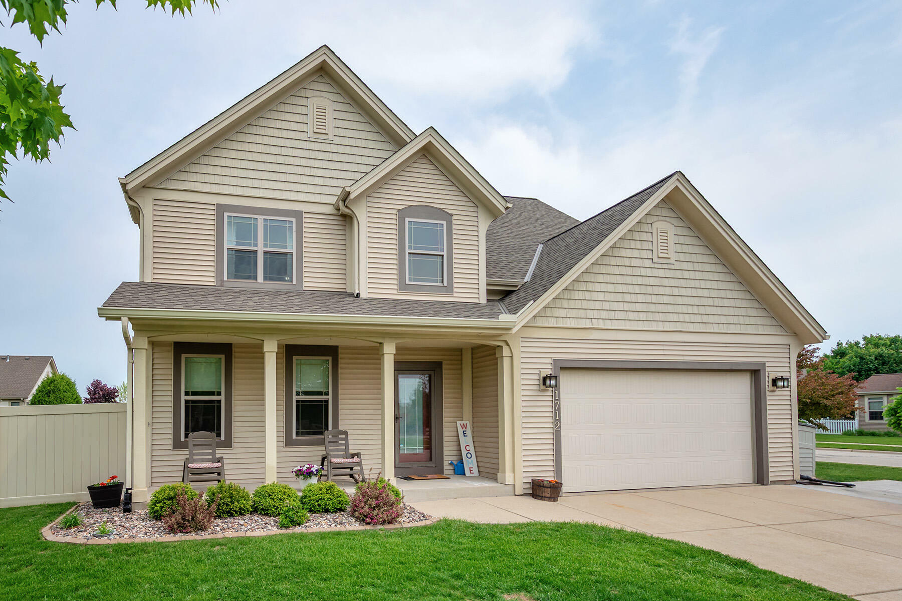 Property Photo: 1712 Galena Dr WI 53074