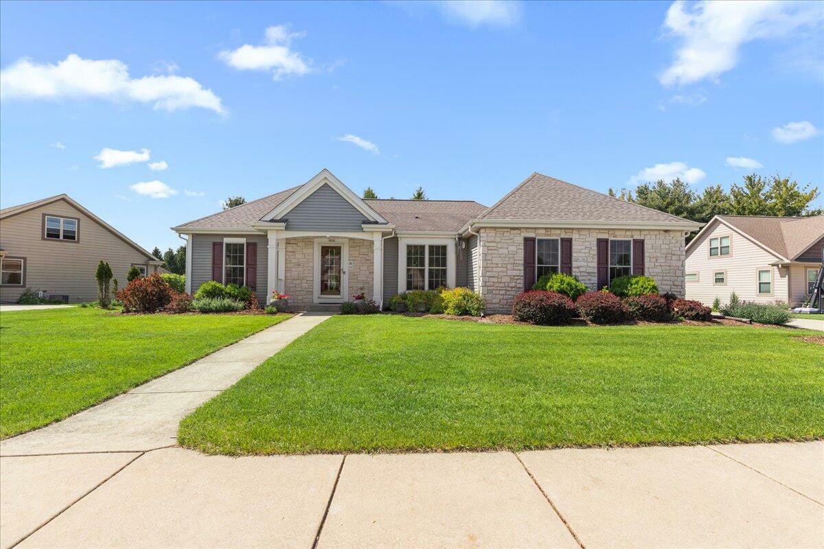 2834 Gateway Ave  Hartford WI 53027 photo