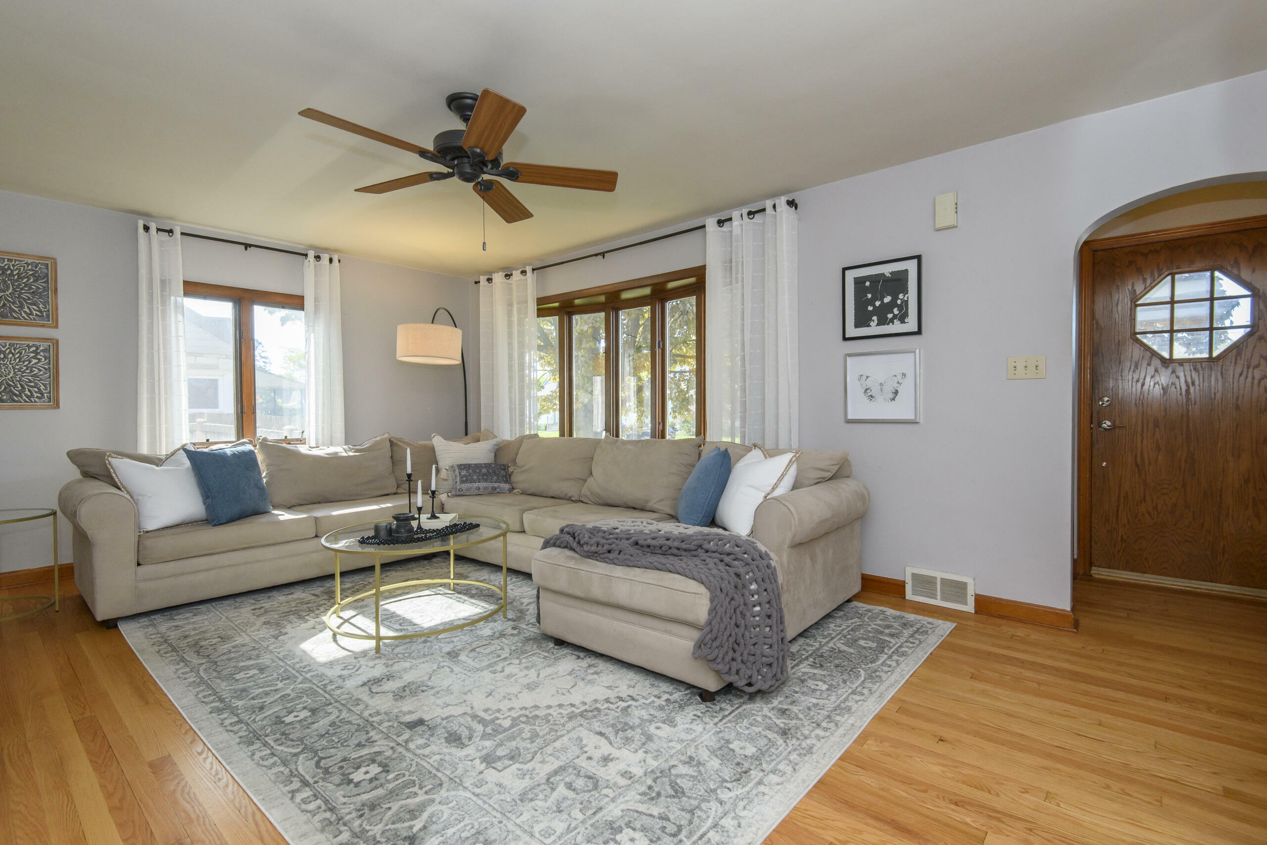 Property Photo: 1638 Monroe Ave WI 53172