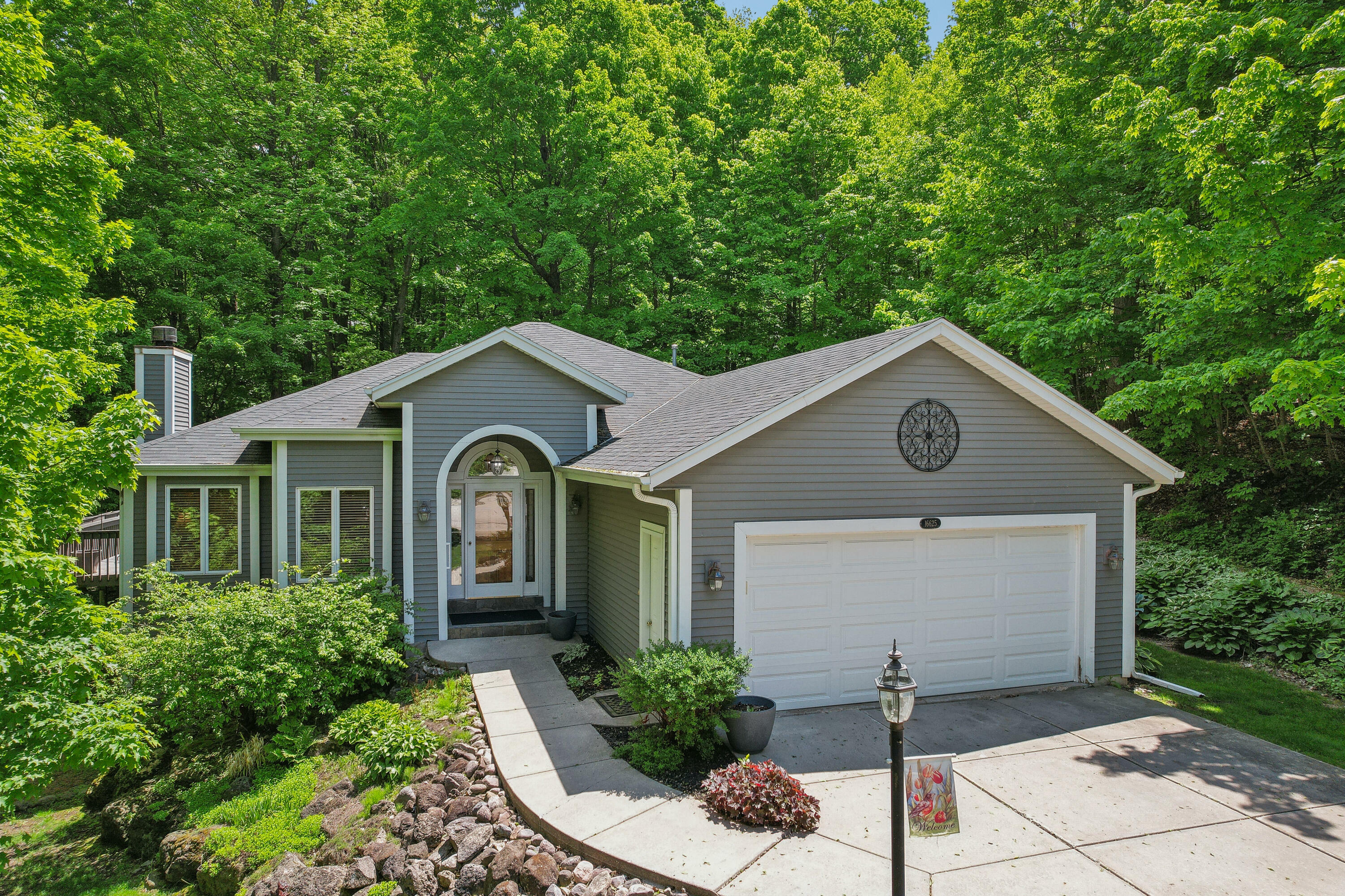16625 Tanglewood Dr  Brookfield WI 53005 photo