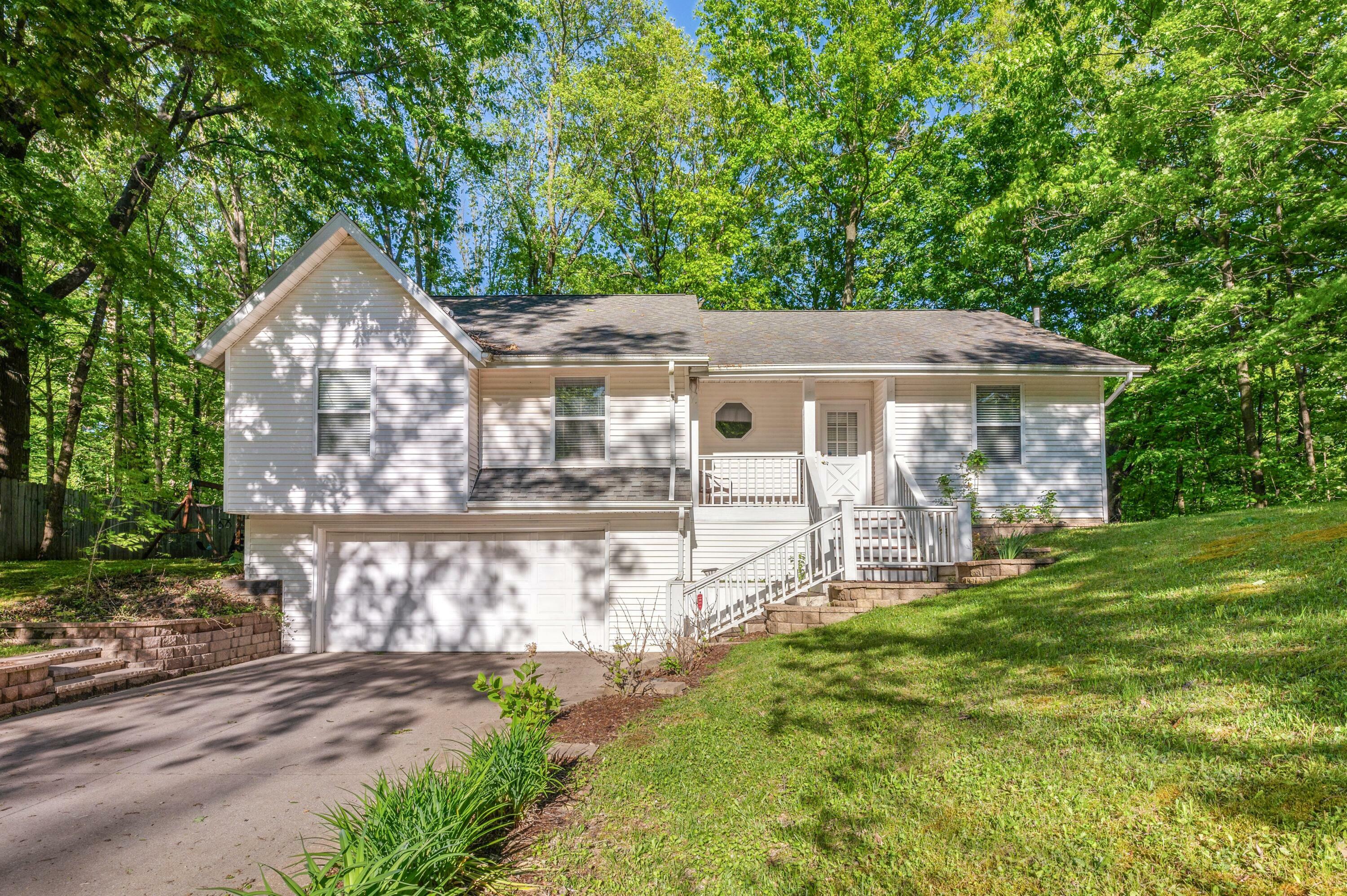 Property Photo: 4085 Ravina Terrace MI 49085