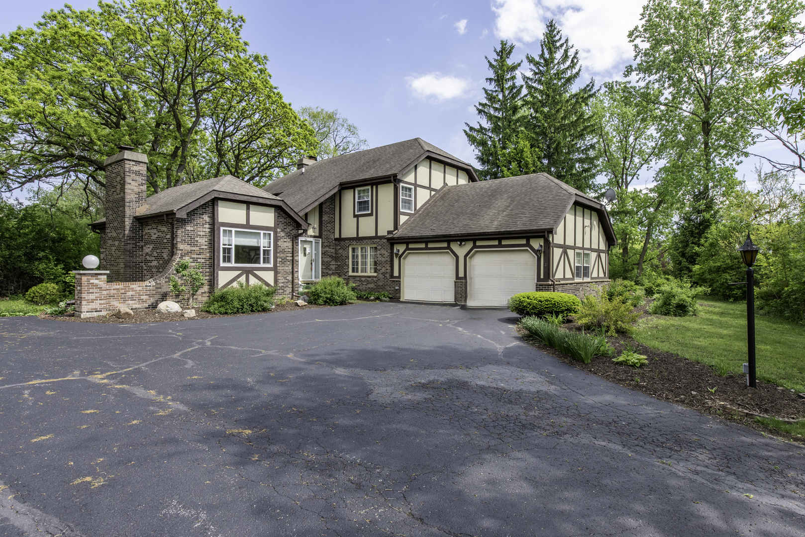 Property Photo: 12375 W Ash Court IL 60099