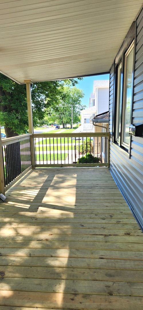 Property Photo:  1100 S 3rd Avenue  IL 60153 