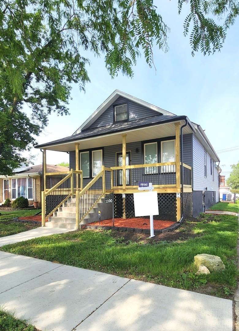 Property Photo:  1100 S 3rd Avenue  IL 60153 