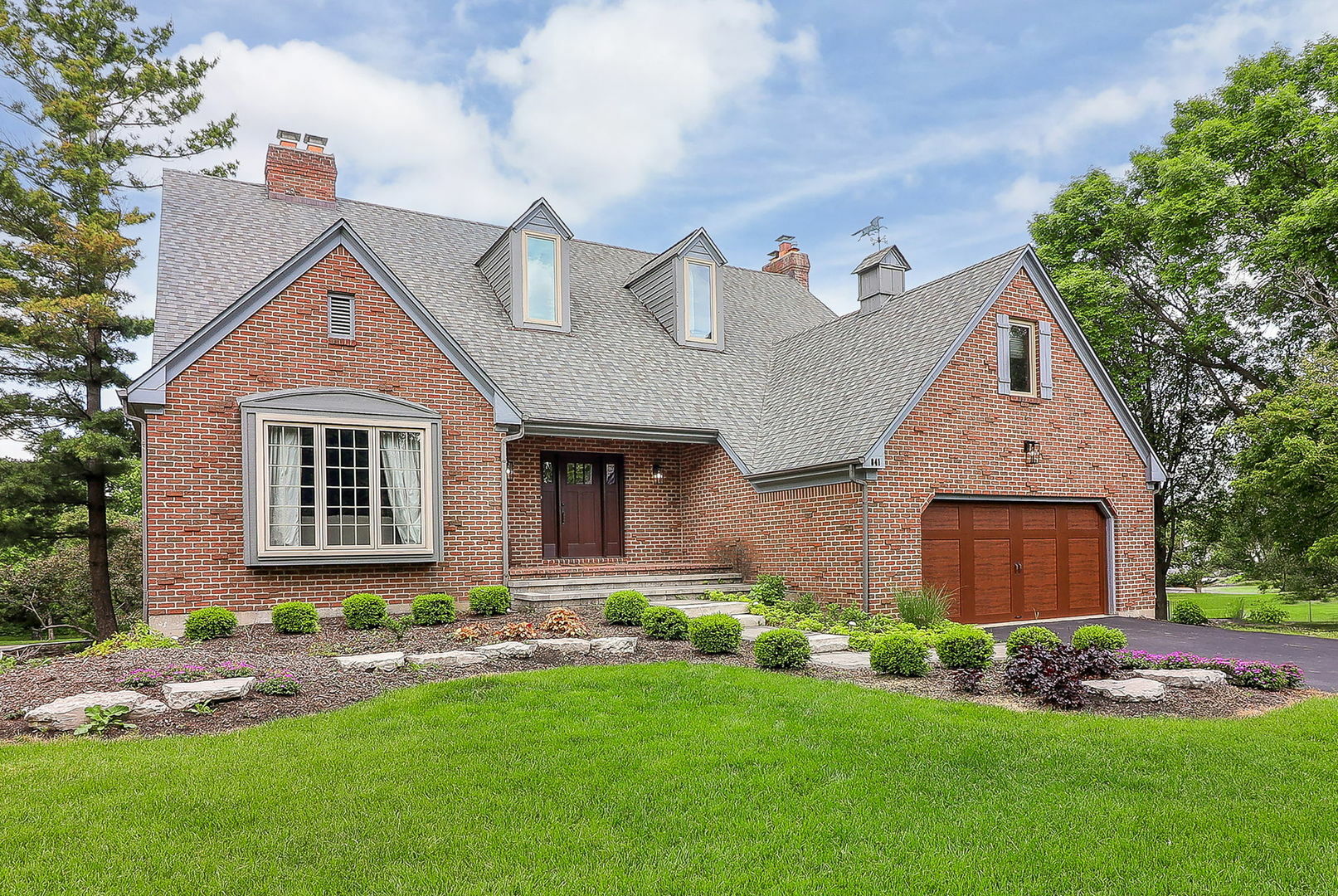 Property Photo: 841 Turnbridge Circle IL 60540