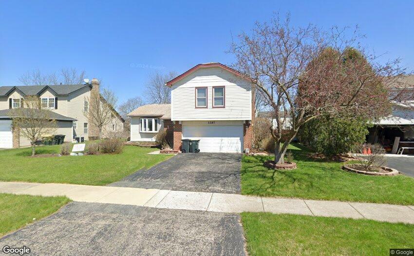 Property Photo: 1257 Spring Valley Drive IL 60188