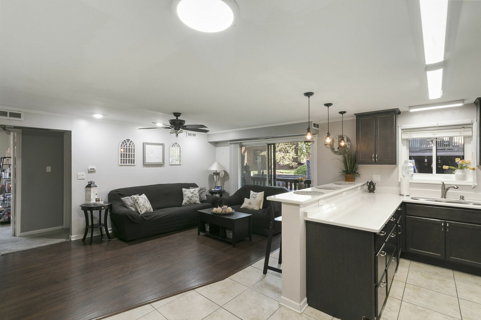 Property Photo: 14001 James Drive 704 IL 60418