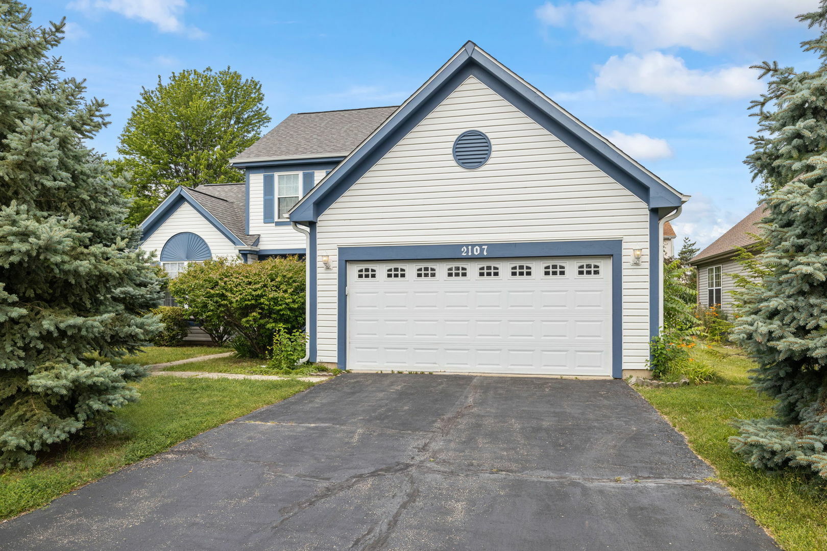 Property Photo: 2107 Vermette Circle IL 60586