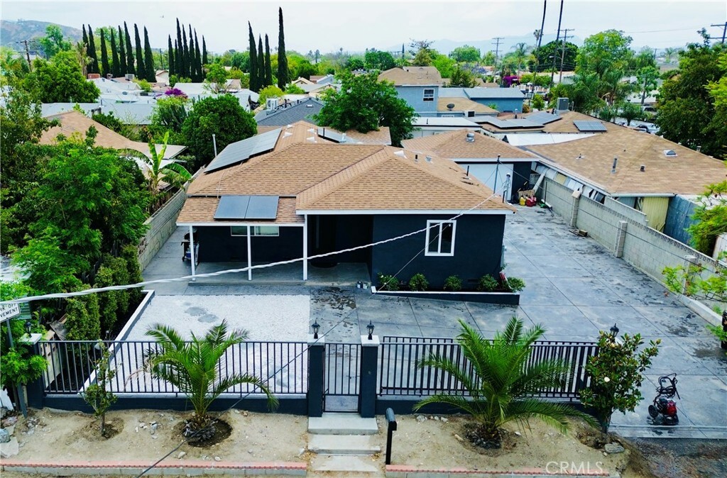 Property Photo: 11068 Penrose CA 91352