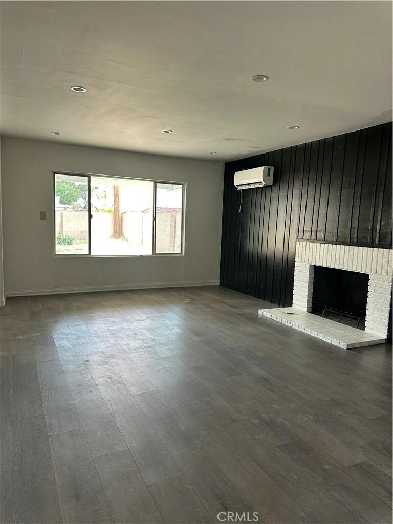 Property Photo: 45208 17th Street W CA 93534